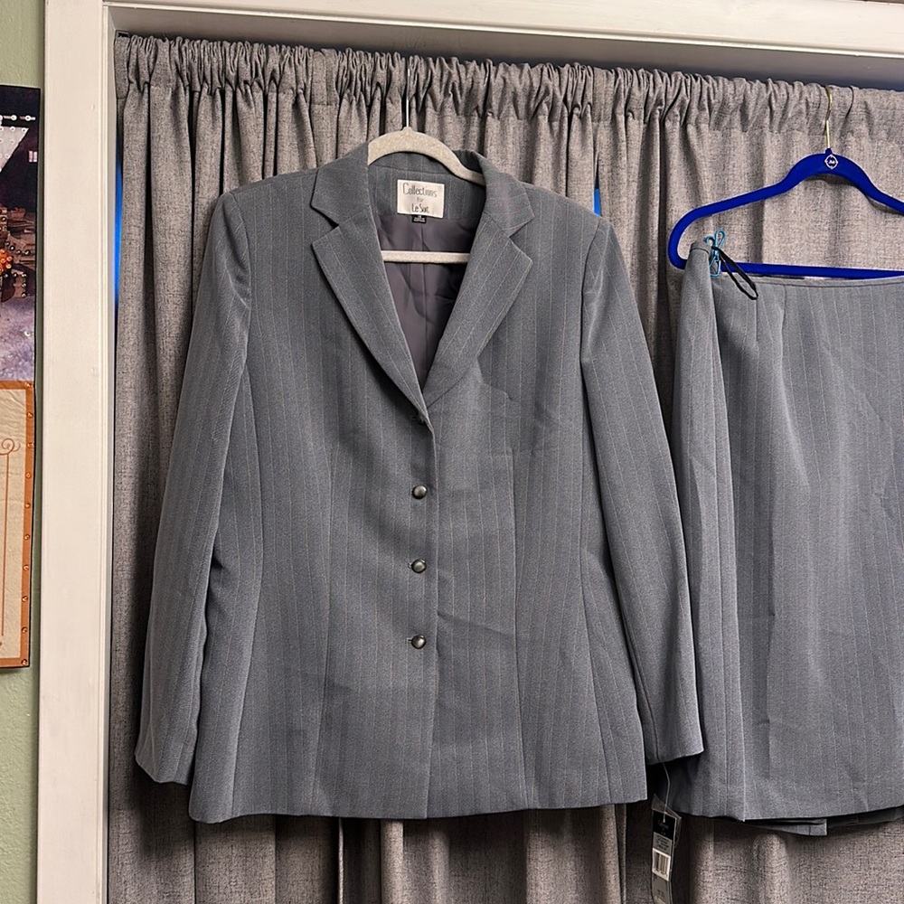 NWT collections for Le Suit